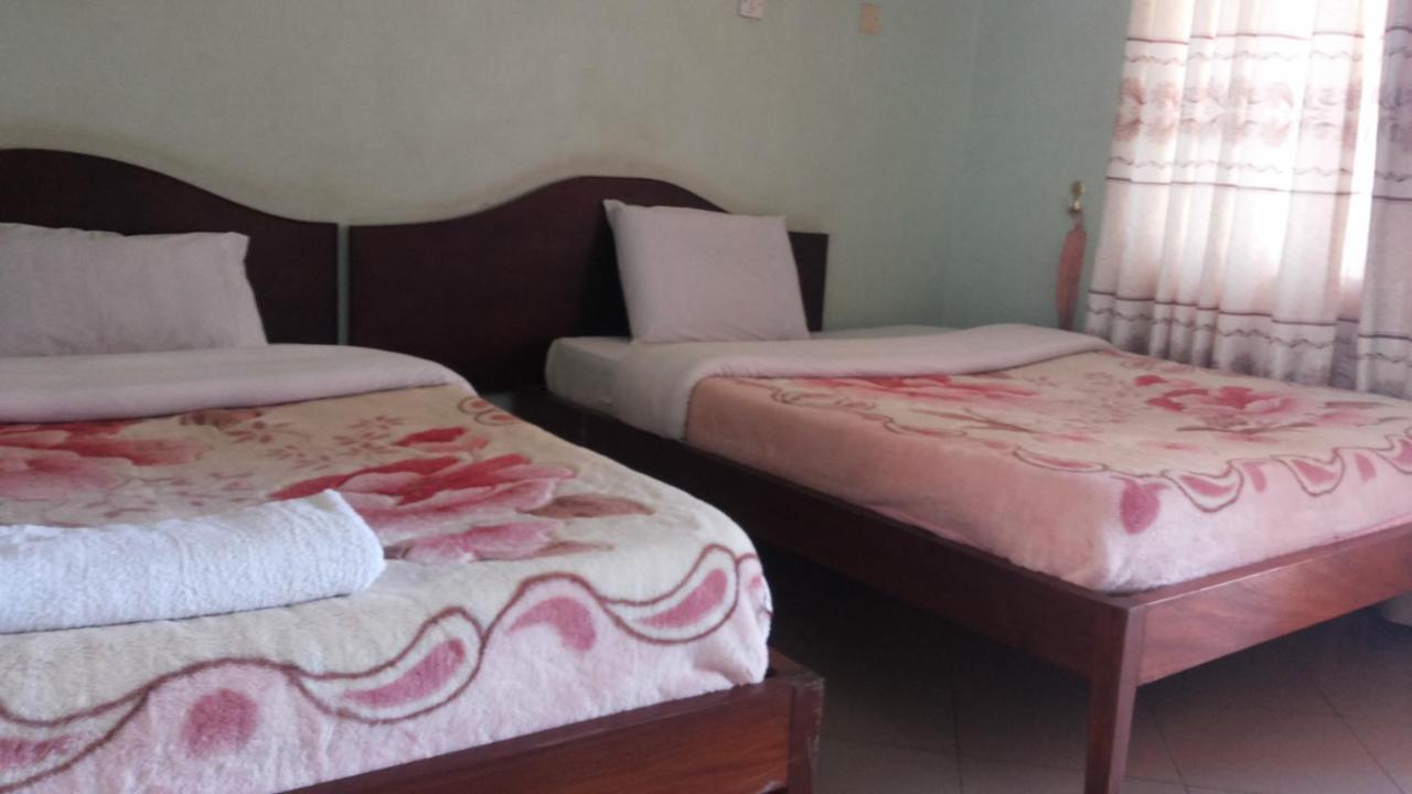 Lira Daysinn Hotel מראה חיצוני תמונה