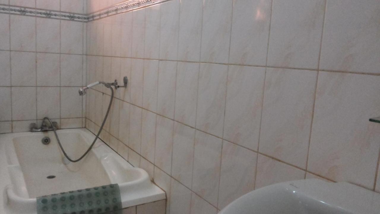 Lira Daysinn Hotel מראה חיצוני תמונה