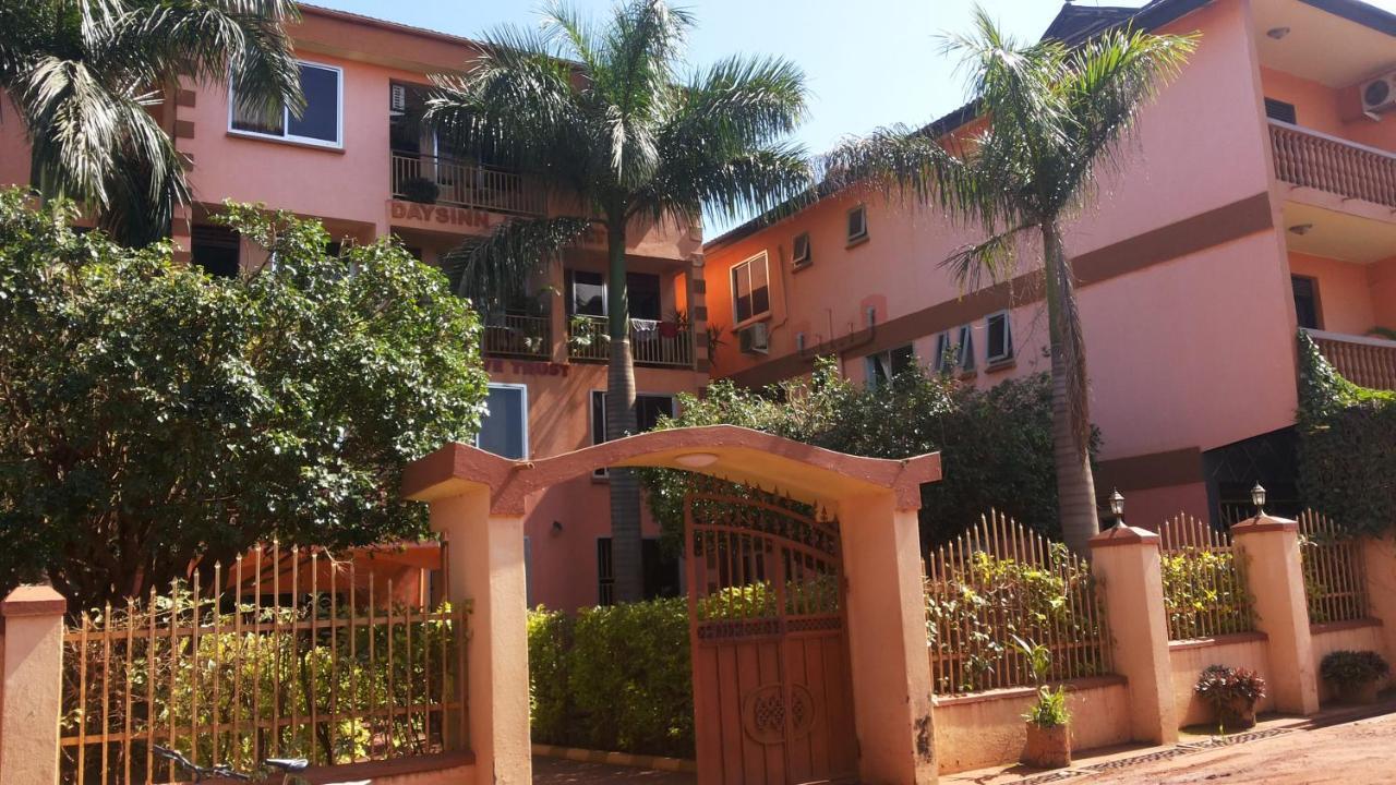 Lira Daysinn Hotel מראה חיצוני תמונה
